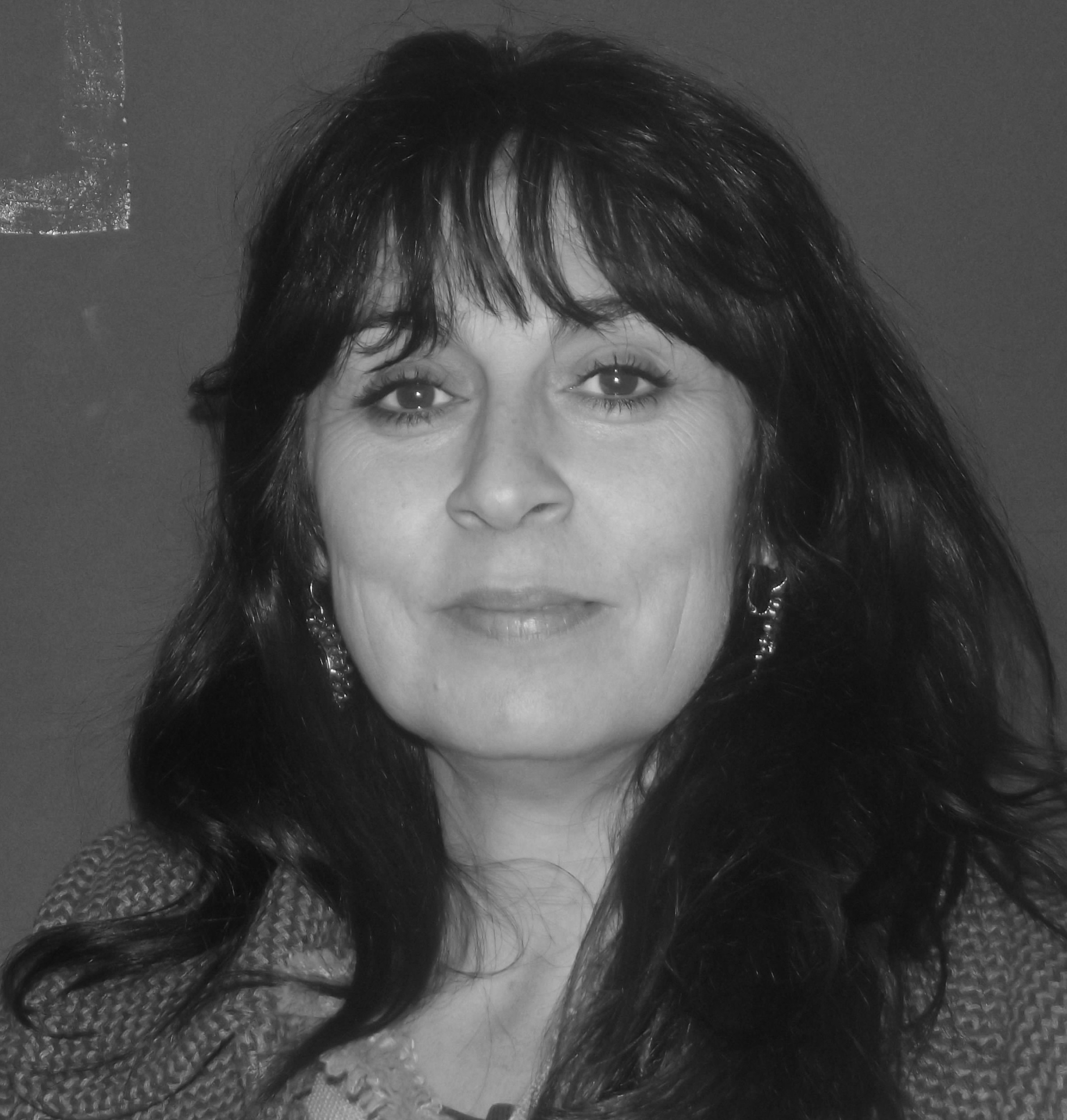 MONTSERRAT JOHNSON, Actriz especiliazada en movimiento, ha desarrollado actividades de baile folclórico, cursos de expresión corporal, yoga, baile español, Ha participado en las obras El Tony Chico, El médico a palos, Después de la caída,  Incidentes, Historias para reír, Antígona, El abanderado. Aparte de los trabajos señalados, desarrolla creaciones propias a través de “Talleres de Creación de Experimentación”.  